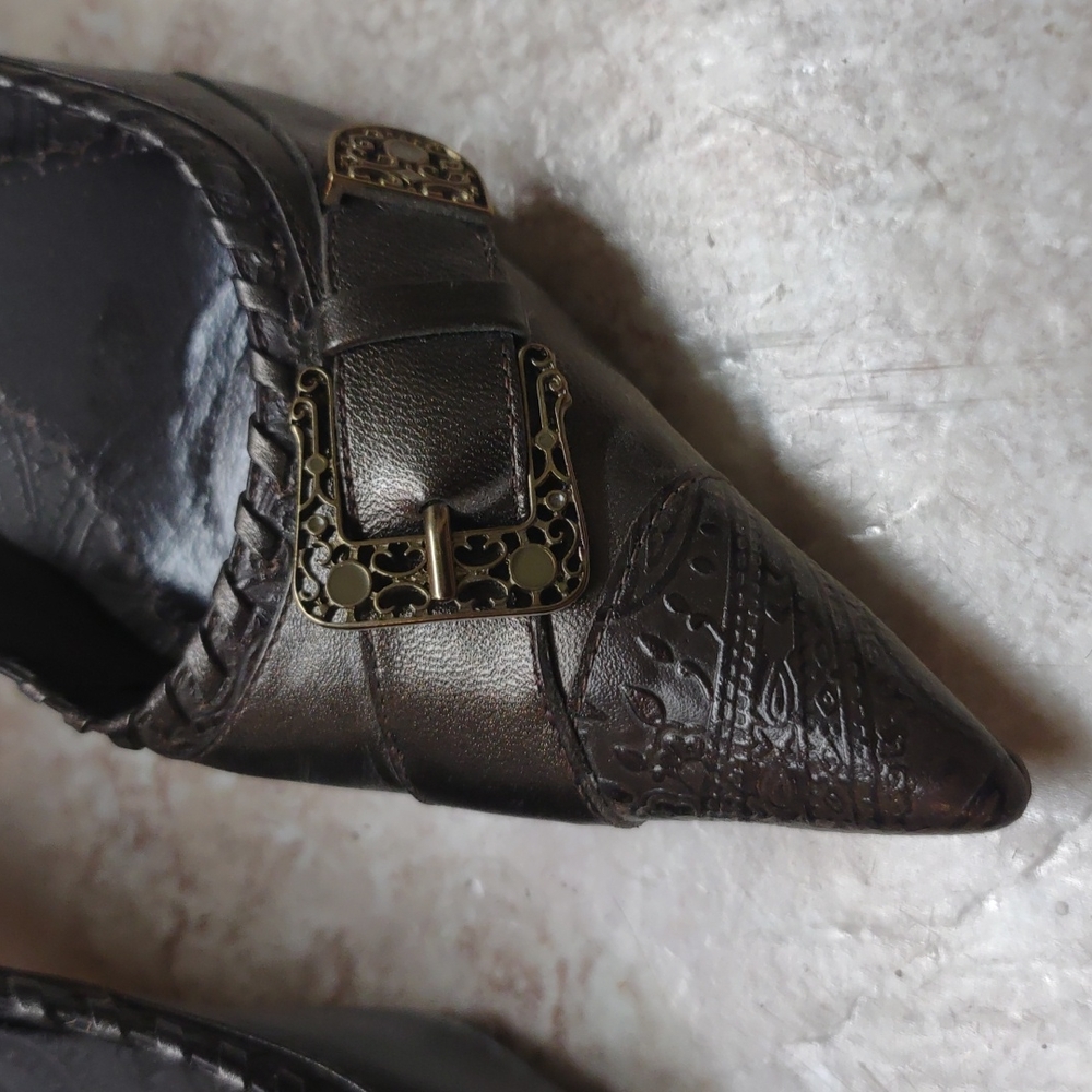 Super pointy heels with buckle in bronze/brown - Picture 2 of 2